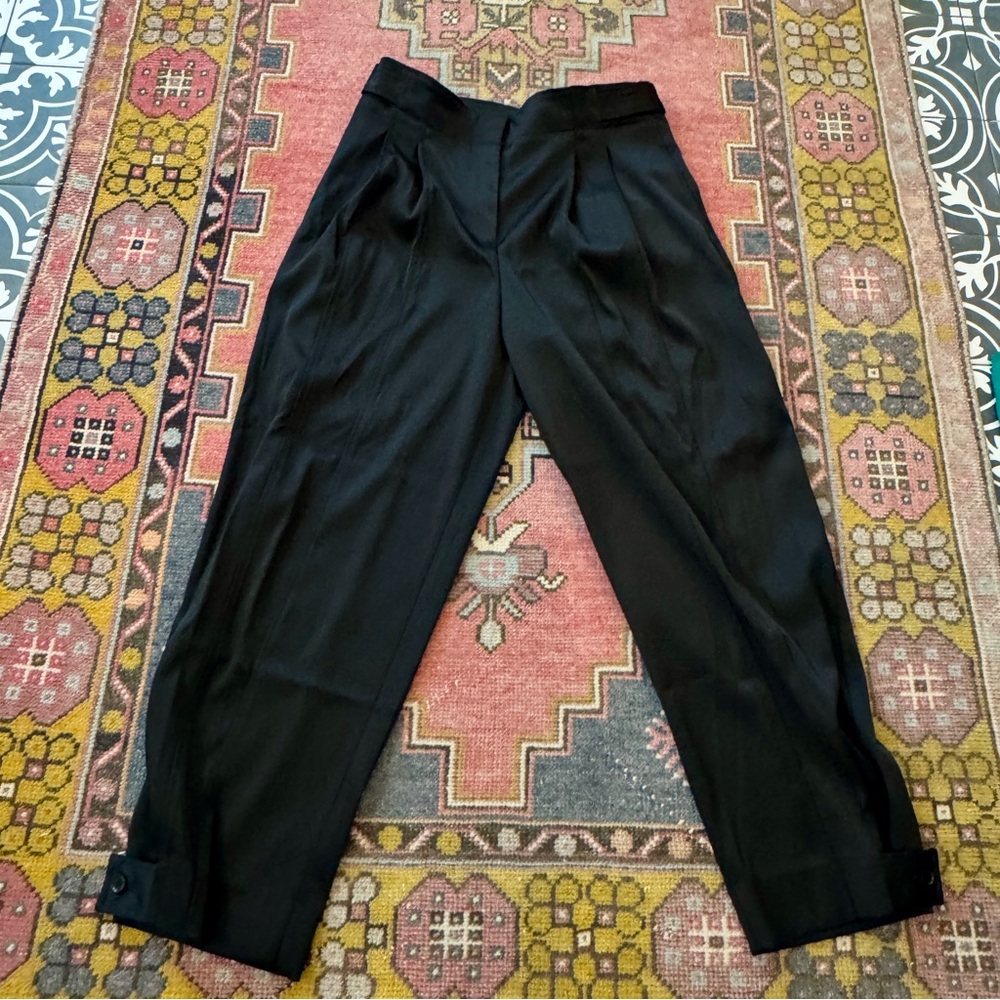 Banana Republic Women’s Satin Pleated Tab Leg Black Pant Sz 12 NWT Perfect